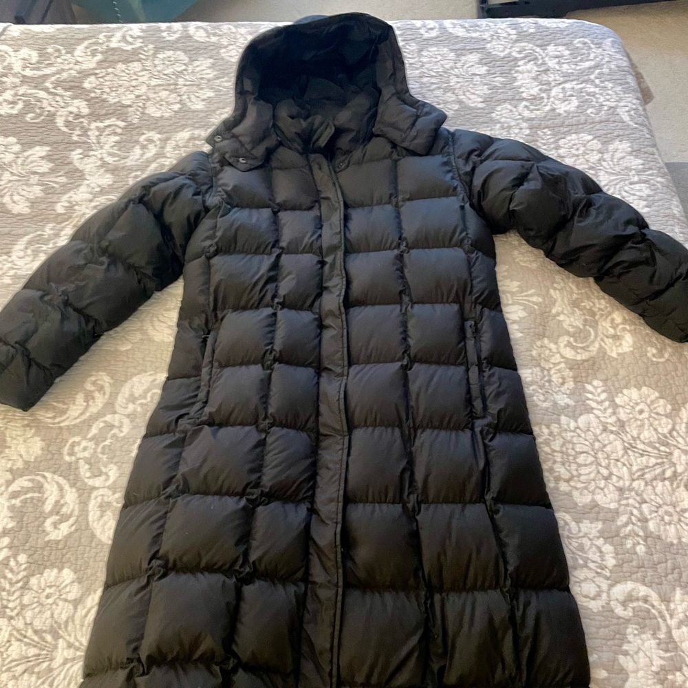 Baby it's cold outside ❄️ Lands End full length down coat. Size Med./10-12